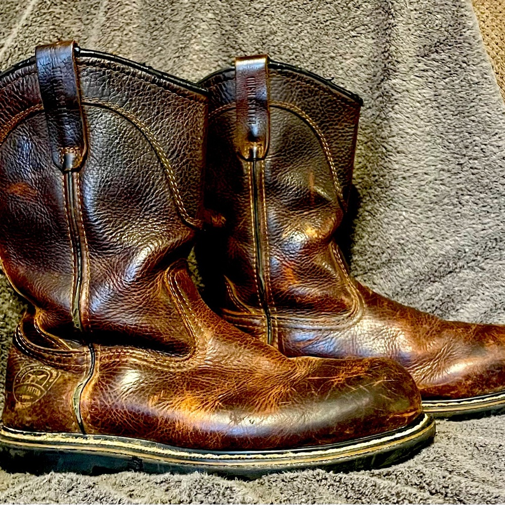 Red Wing Shoes EDGERTON
MENS 11-IN WATERPROOF LEATHER SAFETY TOE BOOT 8US EE